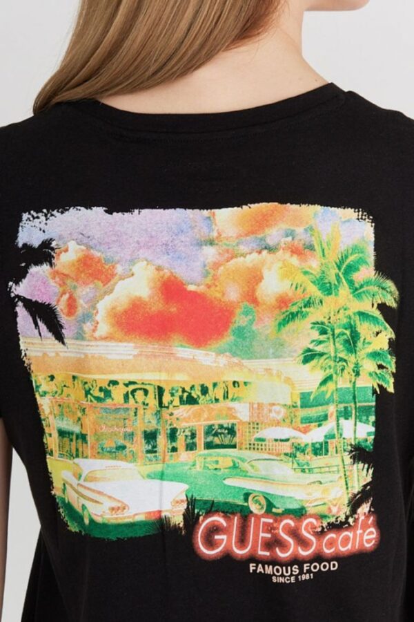 29771a1f0316ab2263205b840745d7299cfb7ecf GUESS Czarny t-shirt damski z kolorowym printem