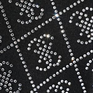 2a42406a41a87c0d99d6755428acd9b1e8444697 GUESS Czarna damska czapka z cyrkoniami