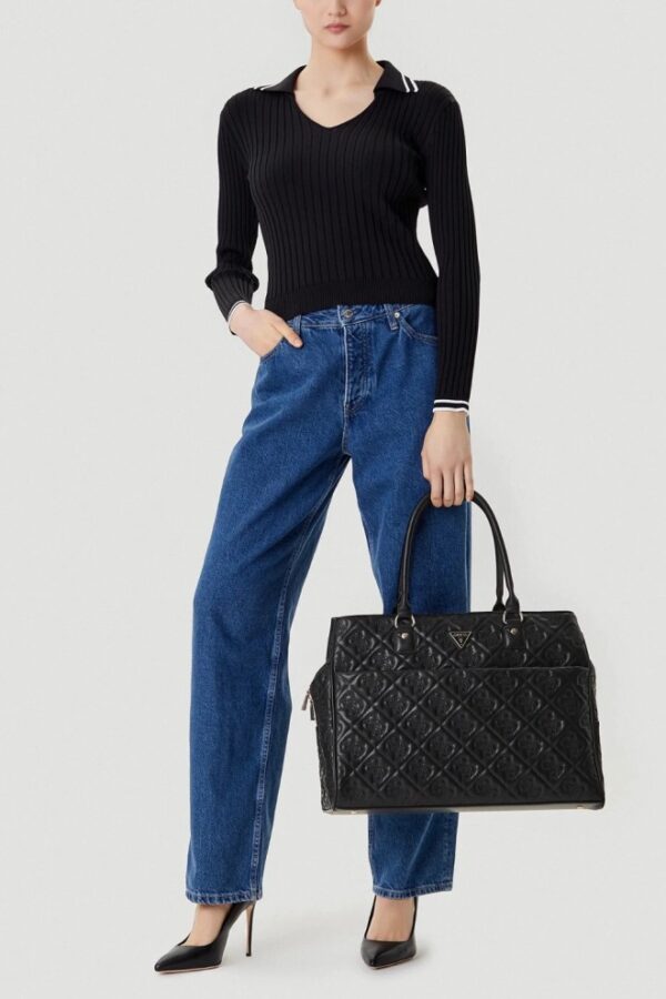 GUESS Czarna damska podróżna torebka Adelasia