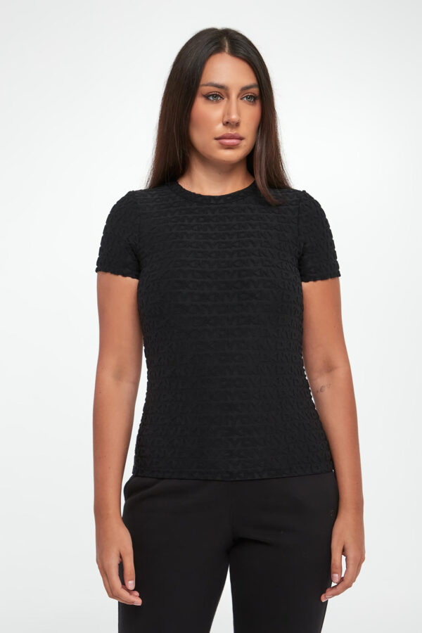 38f56665b5b8034b7bc9a8e256e6f05527e1c7a5 T-shirt damski logowany DKNY