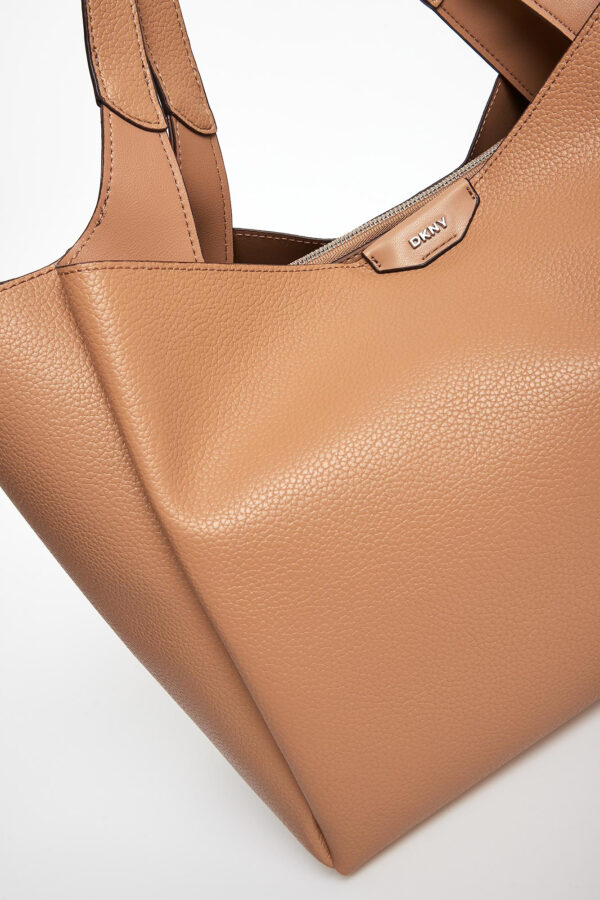 3cc6759b33541dc76cd474b2eff4e790f9e95f2c Torebka shopper DKNY