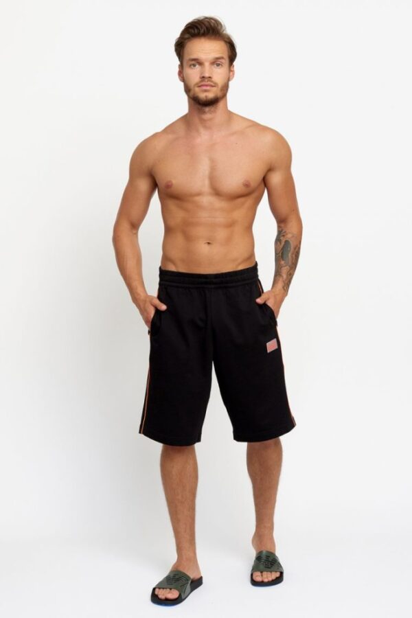 3f30e719d0dee200a7d05425c196b43a38c41a32 EA7 Czarne męskie szorty bawełniane z pomarańczowymi lampasami