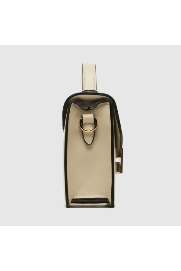 VALENTINO Mały ecru kuferek z logo carrie satche