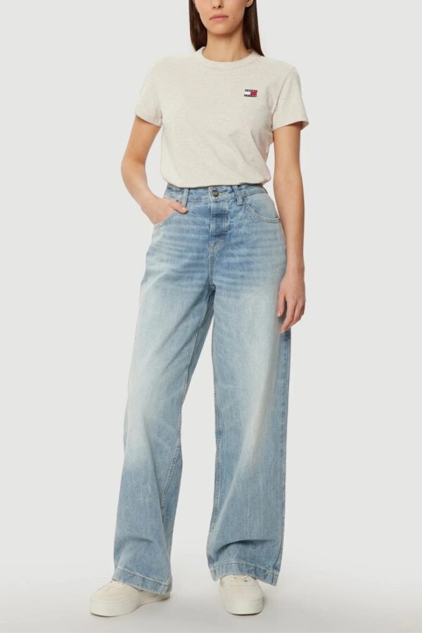 TOMMY JEANS Beżowy damski t-shirt z małym logo