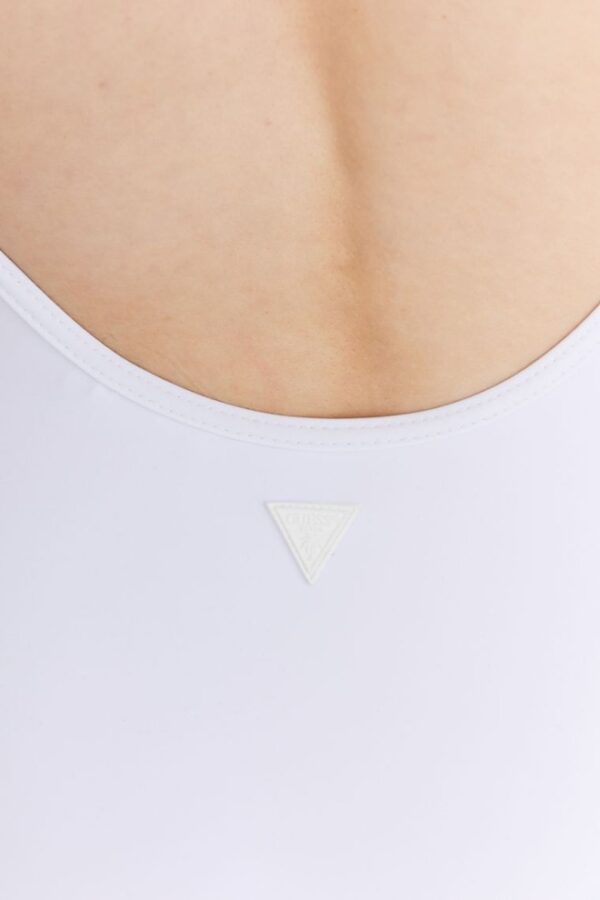 5d55a110e0e1a120b6b7049ea9502c6410f295de GUESS Biały damski jednoczęściowy strój kąpielowy z trójkątnym logo