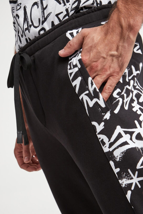 62e2ef6f9cae161ea191ea2379eda84778ad4102 Spodnie dresowe męskie VERSACE JEANS COUTRE