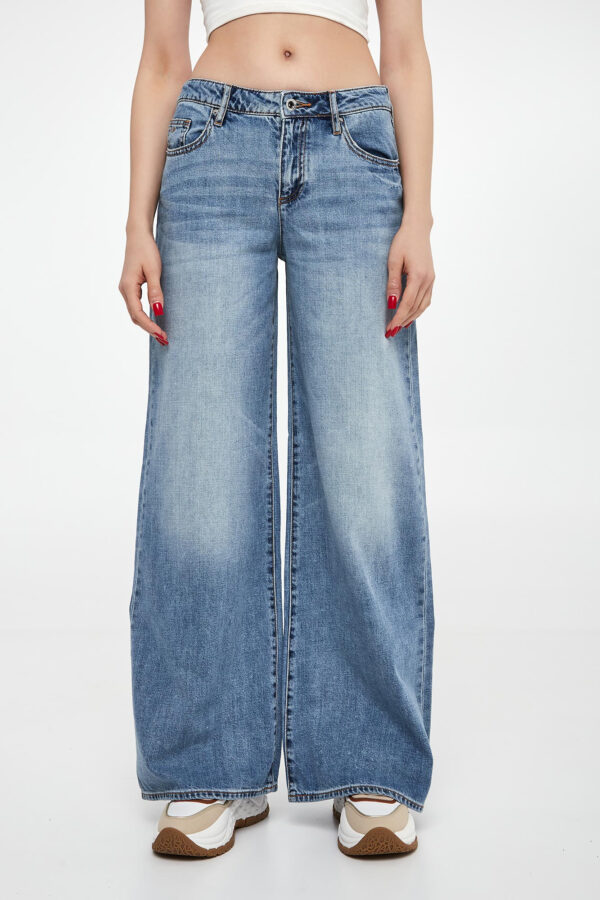 64e786880b5953205551e7f0789bed06484f6801 Jeansy damskie ARMANI EXCHANGE