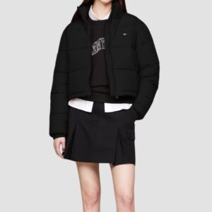 670ca5fd1eccab26c39b8dfab540e236c4af3280 TOMMY JEANS Czarna kurtka damska z drobnym logo