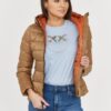 6e1fc541c89f0e0b5c82752c6408da66b5cae762 BLAUER Brązowa puchowa damska kurtka z kapturem Claudia fashion down jacket with hood