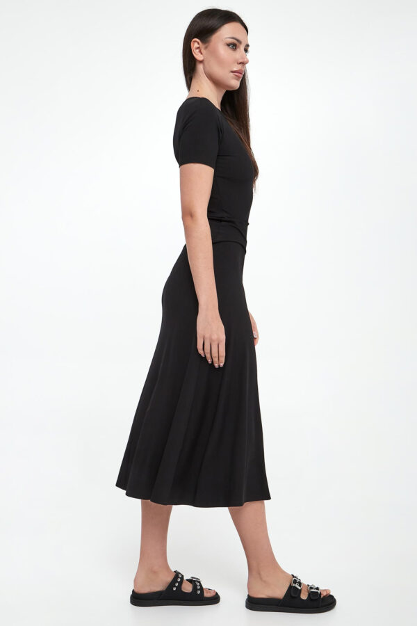 700cda70347859ce8fc413163126d321208dca43 Sukienka z marszczeniem Norois MARELLA MONOCHROME