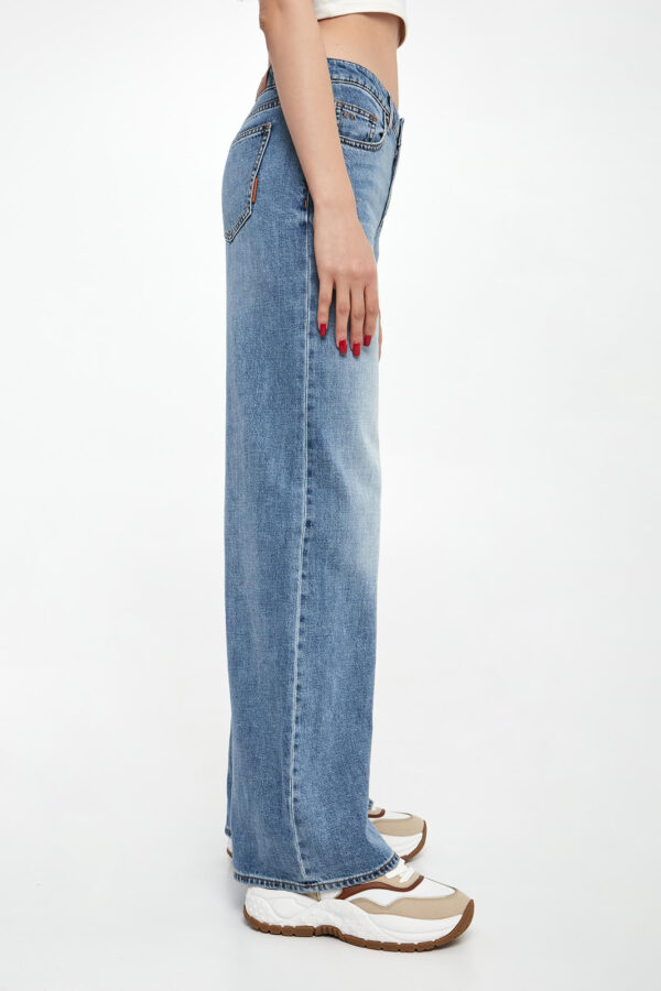 72302dbf6400543a10482749b31f265a962ae710 Jeansy damskie ARMANI EXCHANGE