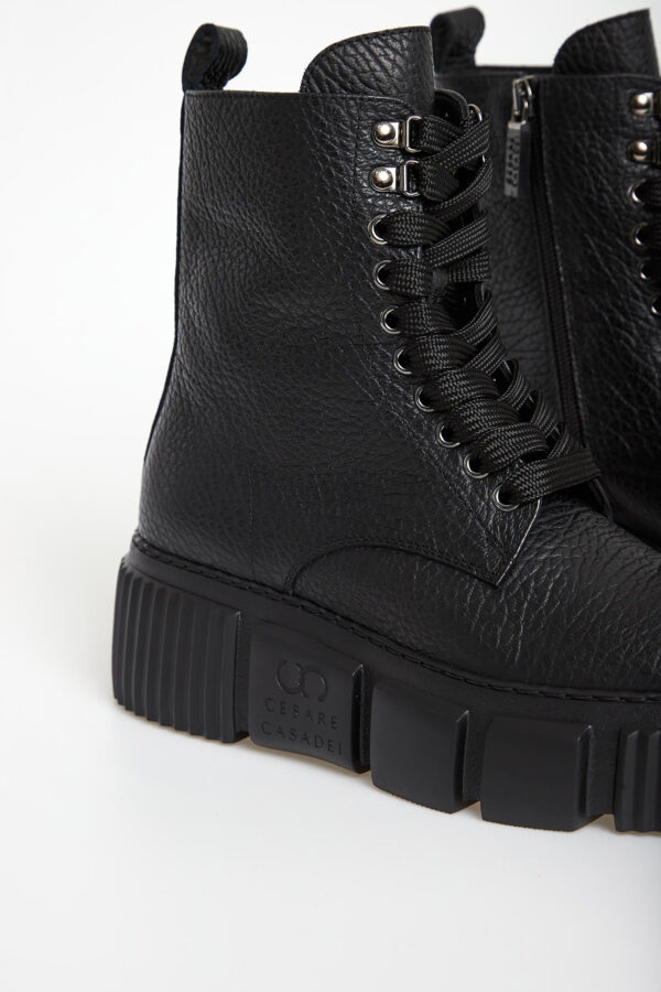 Trapery damskie skórzane CESARE CASADEI