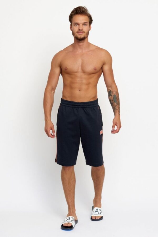 81b8c5ea32695440feabf016c1c9cc0094670623 EA7 Granatowe męskie szorty bawełniane z pomarańczowymi lampasami