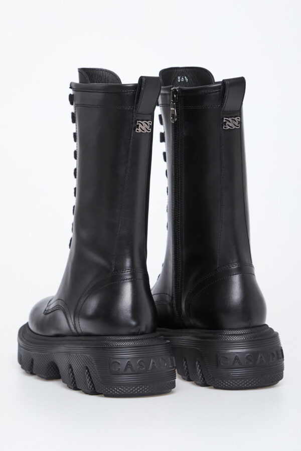 8388d36e0dd2e50f46e215fed89aae3bd14d8ebb Trapery damskie skórzane CASADEI