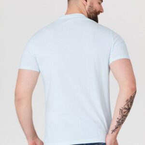 87ab4cf90bc7697ed2537d7cbdcd5ed8aa8b9ed2 GUESS Błękitny t-shirt męski z aplikacją z logo