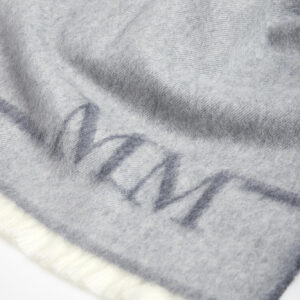 891455a17d8140735c758955dfa29aa15416dce3 Szal damski z wełny dziewiczej Diadema