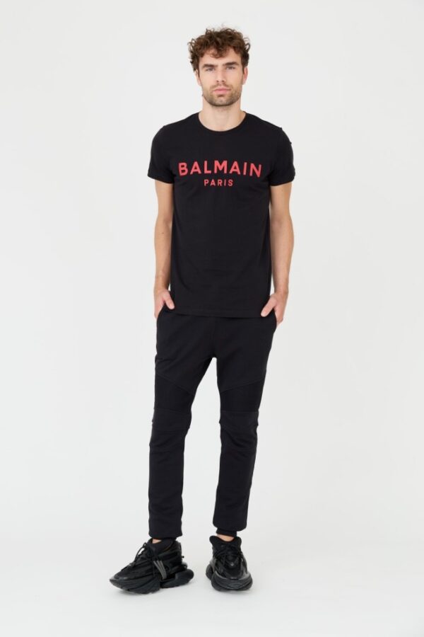 BALMAIN Czarny męski T-shirt z czerwonym logo