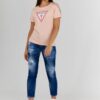 8ce5008f2f097987966ecad342c2d6e340bb900d GUESS Brzoskwiniowy t-shirt damski z trójkątnym logo