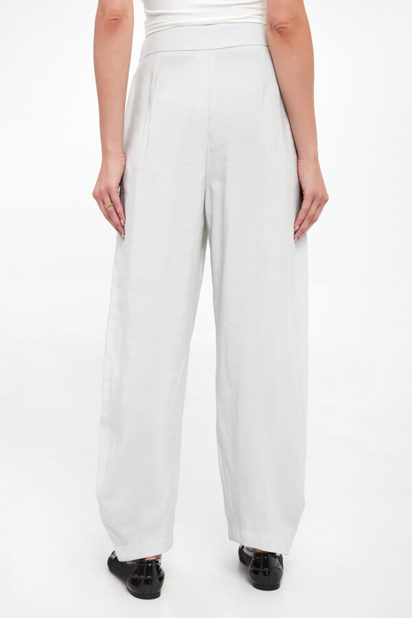 8dc8fb667bdf3b38babd4df80828dbdc629d48a7 Spodnie damskie EMPORIO ARMANI