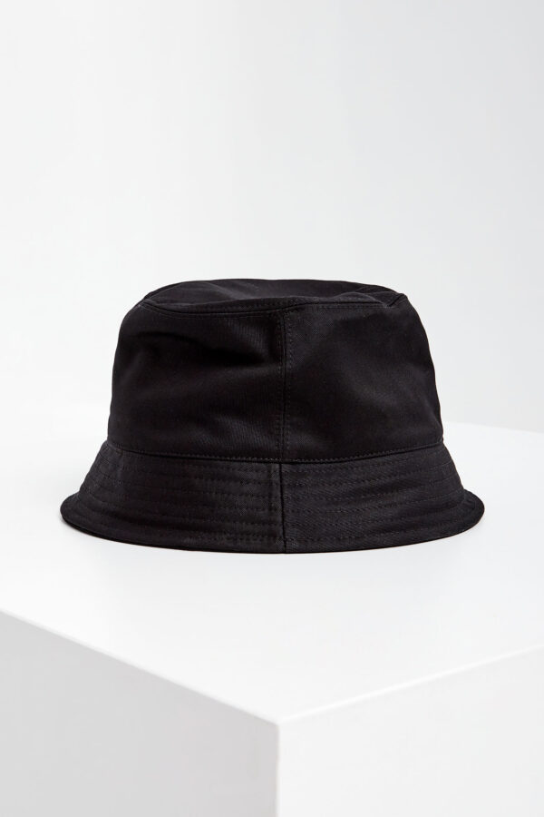8e1f09f9db2aa6de2853c94cceb285f20ca73bc0 Bucket hat męski DSQUARED2