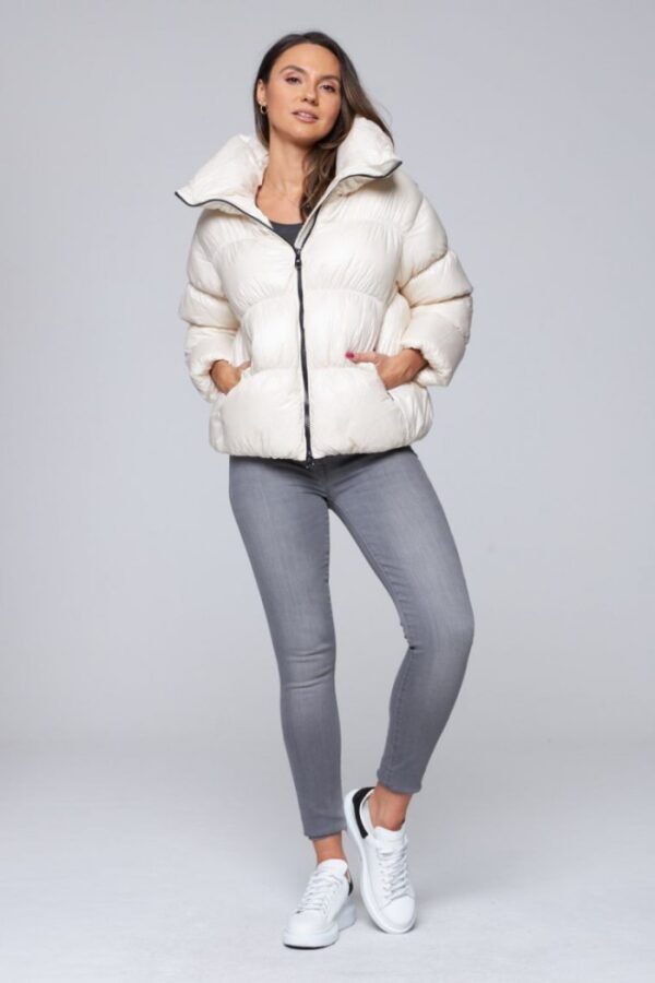 HETREGO Kremowa damska krótka kurtka puchowa Ila, Rozmiar 40 EU - 44 IT