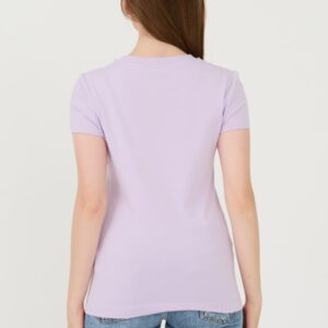 GUESS Lawendowy damski t-shirt Sangallo Tee