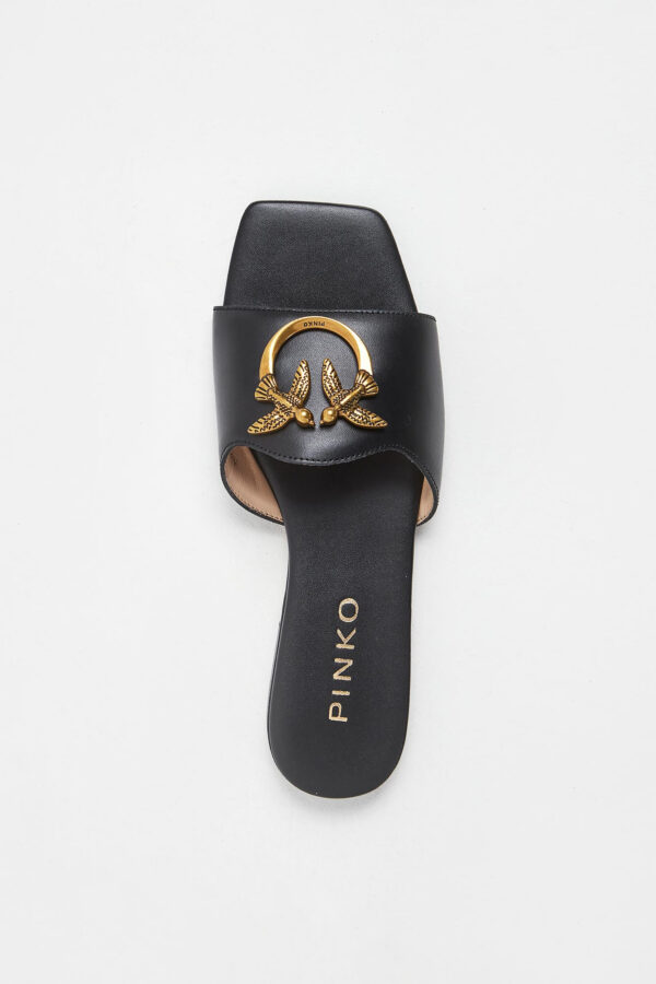 a22a683a6ef18072bba6757bc0f1f971a95a38f7 Klapki damskie skórzane Marli PINKO