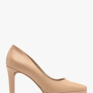 Beżowe czółenko na wysokim obcasie oraz balu