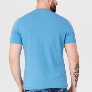 bbdd90626b725718053301c42916c0326e29eb46 GUESS Niebieski t-shirt męski z dużym logo