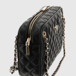 bc1af59f8b8b20ebf4c8eb66a8bf64122a0e14e9 GUESS Czarna kopertówka damska Giully