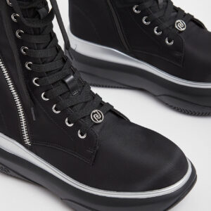 c2ca7cfb00e22ebeed1e8614425127078867179c Trapery LIU JO