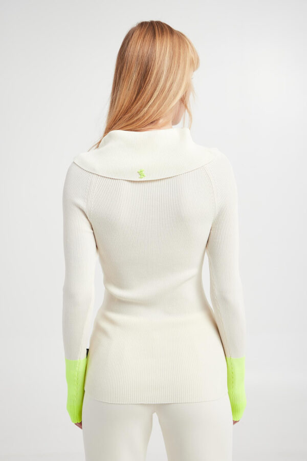 c2e7f652c11ddecf6d05f765c7550864b702a5ae Sweter damski z golfem TWINSET ACTITUDE