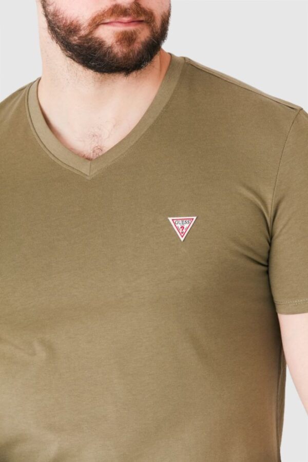 GUESS Khaki t-shirt męski w serek