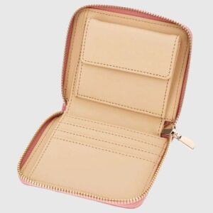 cb7d0a38420d572bb8d9db1e8b2f6e8eec44130a GUESS Różowy mały portfel damski Melisandra