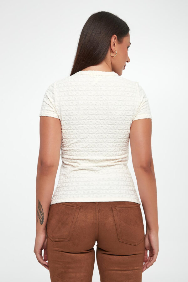 cd52ec3f6f183a67cda163301f25a071d7cbbca9 T-shirt damski logowany DKNY