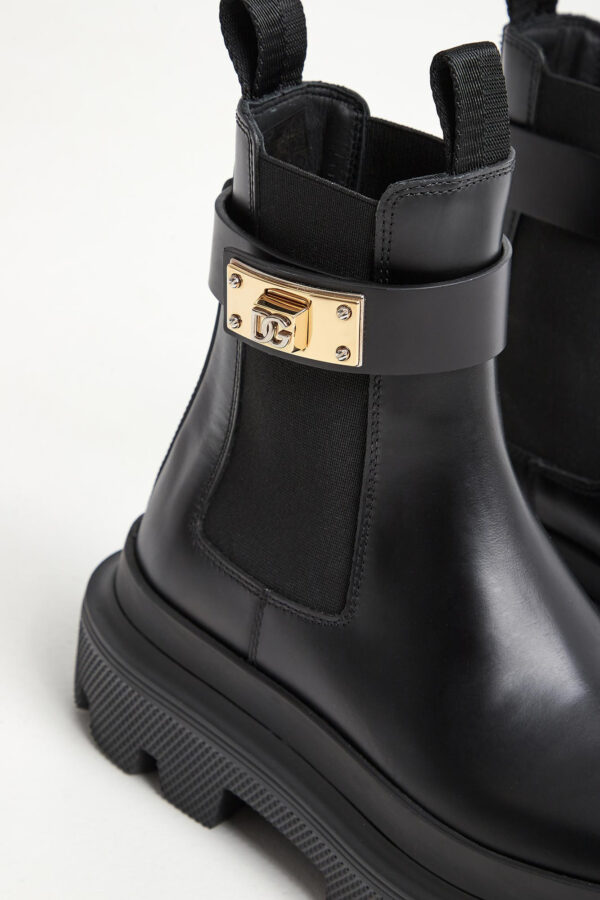 cd999651b162220fc8213836cdbd6c46afdf18a3 Trapery damskie DOLCE & GABBANA