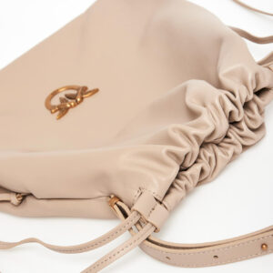 cedc9672b7f0de6ccac4628a09821e3ee353d74f Torebka Slouchy Classic Bag Vitello Fiore PINKO