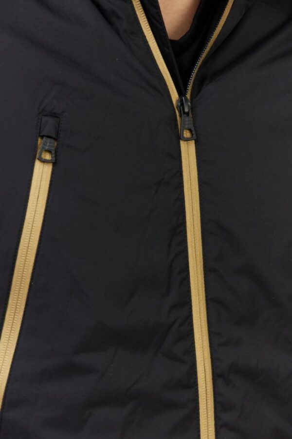 EA7 Czarna kurtka męska ze złotymi zamkami