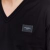 DOLCE & GABBANA Czarny t-shirt męski w serek z aplikacją z logo