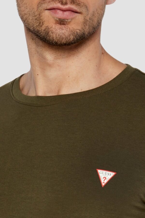 ddd5c00c0d3d20edec47ce10446ec66201ba66c0 GUESS Zielony męski t-shirt z okrągłym dekoltem