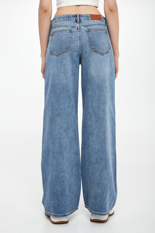 e74182a480ce7f886ae16ef95e30a69ba0dcadcf Jeansy damskie ARMANI EXCHANGE