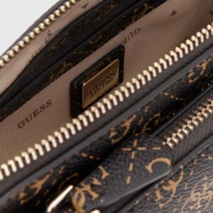 GUESS Brązowa kopertówka damska Noelle II