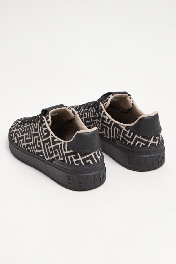 eacbce6d0cefbe830d3c45d0e3a512454d7c602f Sneakersy męskie B-Court BALMAIN