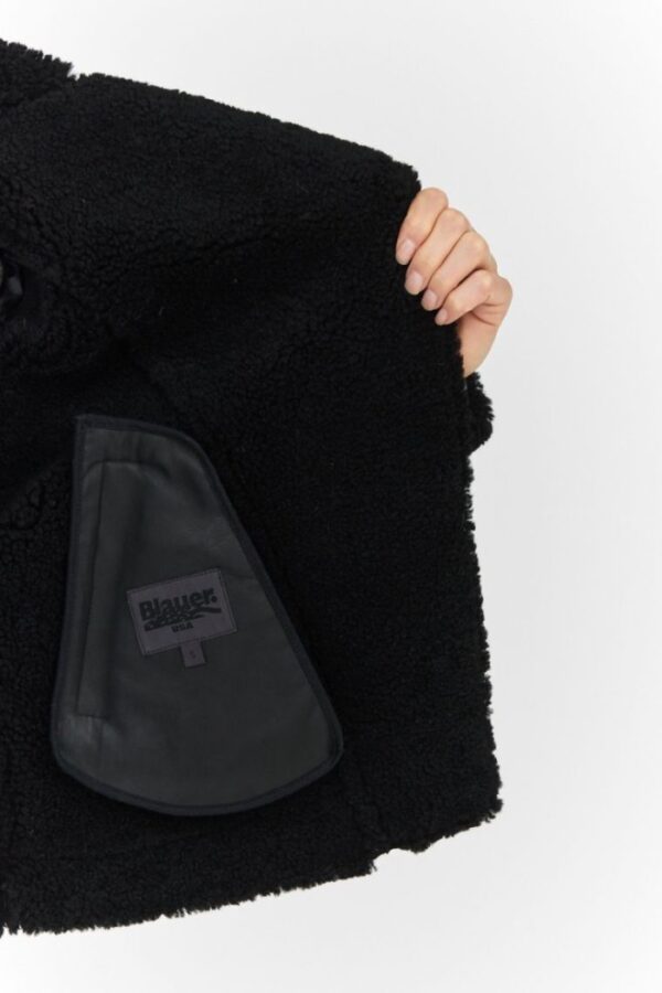 BLAUER Czarny kożuch damski z pikowanymi rękawami