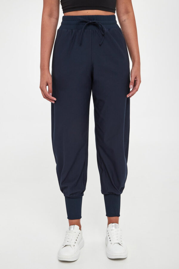 Spodnie dresowe damskie Aderire