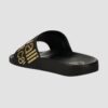 JUST CAVALLI Czarne klapki ze złotym logo Fondo Pool