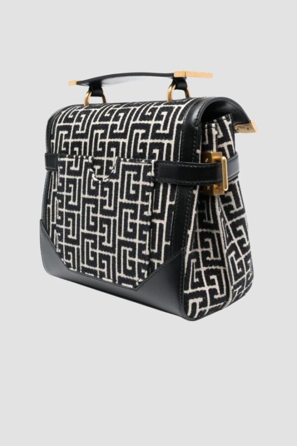 f83c8209eb612b21272ad3bbf87d11f63337744b BALMAIN Czarny kuferek damski Classic Handle Bag